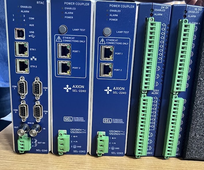 Controlador RTAC SEL con módulos Axion de comunicaciones integrado por SEPAC